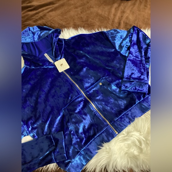 Fabletics sweater size large - Picture 7 of 7